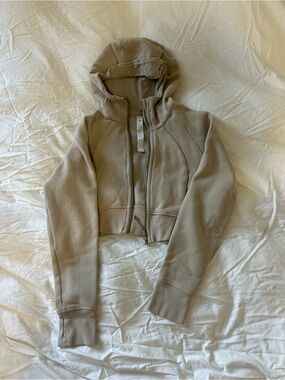 lululemon Cropped Hooded Jacket size 8 in Light Taupe and Medium joggers
